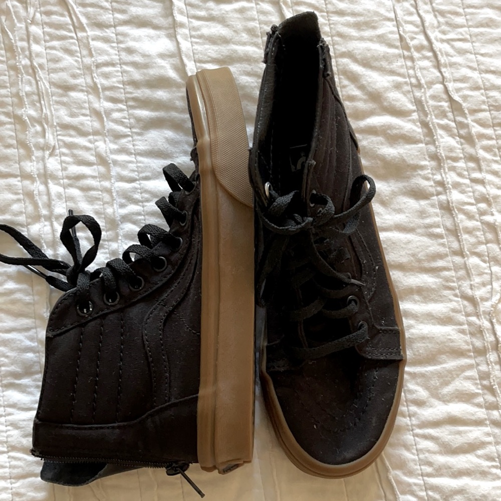 Black NWOT Kids vans!